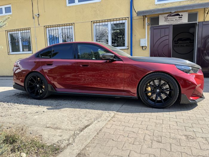 Лезвия на пороги ( Карбон ) V2 на BMW M5 G90 / G99 2024-2026 года