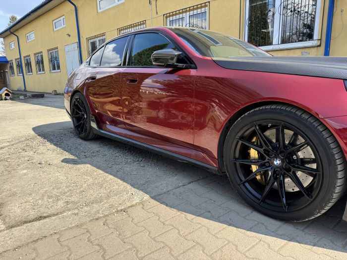 Лезвия на пороги ( Карбон ) V2 на BMW M5 G90 / G99 2024-2026 года