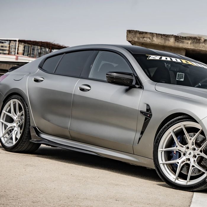 Лезвия на пороги ( Карбон ) Gran Coupe на BMW 8 Series G14 / G15 / G16 2018-2023 года
