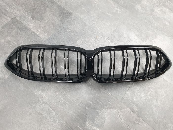 Ноздри Черный глянец ( Двойные M-Look ) V2 на BMW 8 Series G14/G15/G16 2018-2023 года