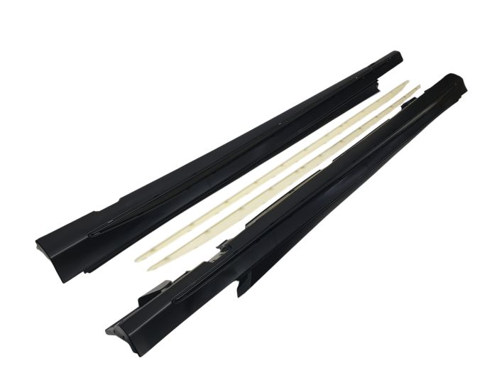 Накладки на пороги ( C63 ) на Mercedes-Benz C-Class W205 2014-2018 года.