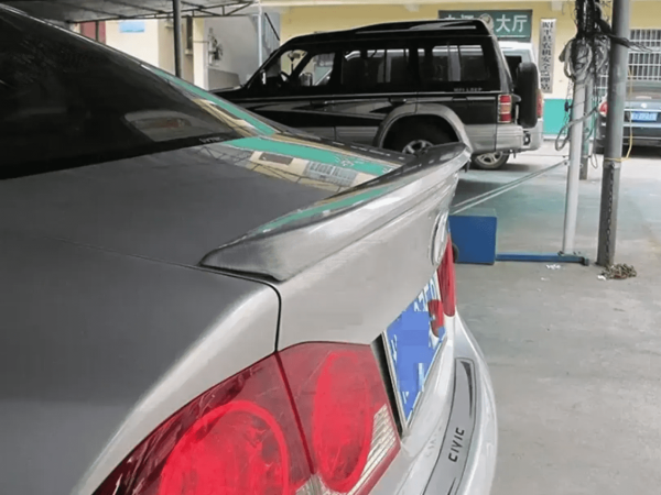Спойлер на Honda Civic 4D черный глянцевый ABS-пластик (06-12 г.в.)