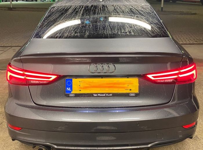 Спойлер на Audi A3 8V стиль S3 черный глянцевый (ABS-пластик)