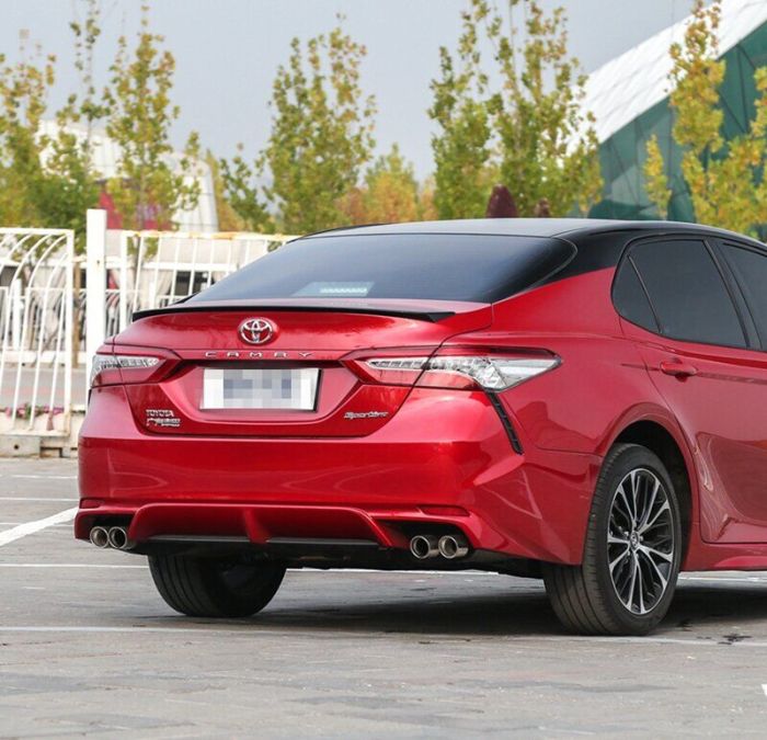 Спойлер на Toyota Camry 70 черный глянцевый ABS-пластик