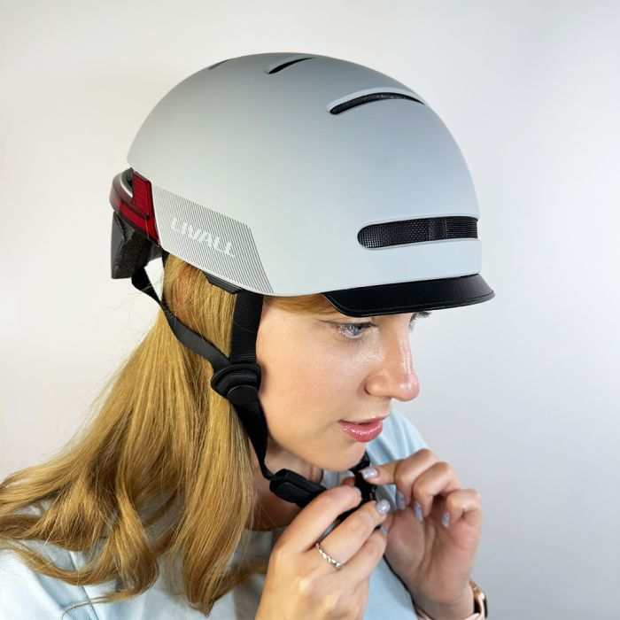 Захисний шолом Livall BH51M NEO (L) Sandstone Grey (57-61см), акустика, мікрофон, сигнали поворотів та стопів, додаток, пульт BR80, Bluetooth (LIV-T1V6MN-6310)