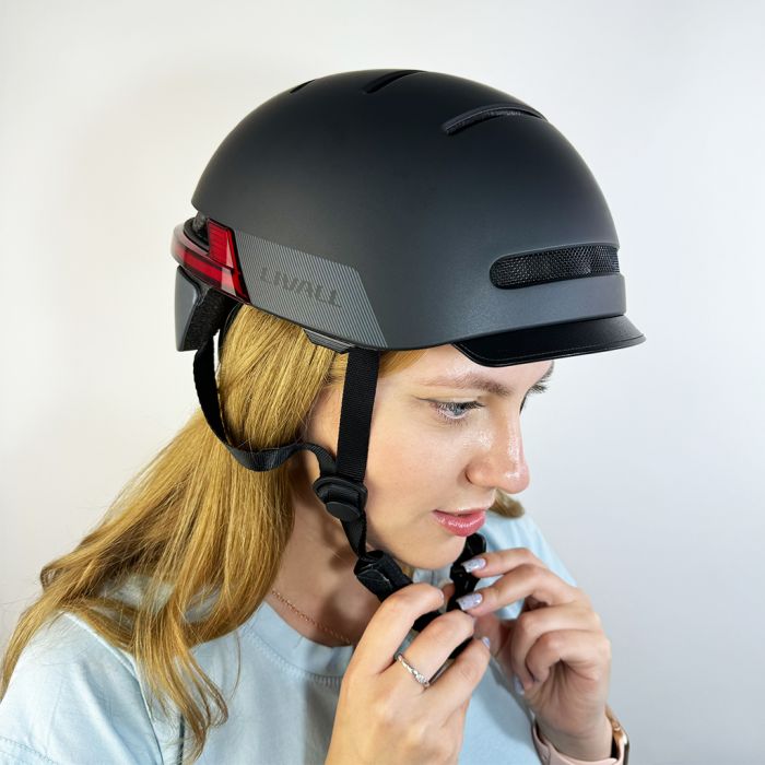 Захисний шолом Livall BH51M NEO (L) Black (57-61см), акустика, мікрофон, сигнали поворотів та стопів, додаток, пульт BR80, Bluetooth (LIV-T1V6MN-5311)