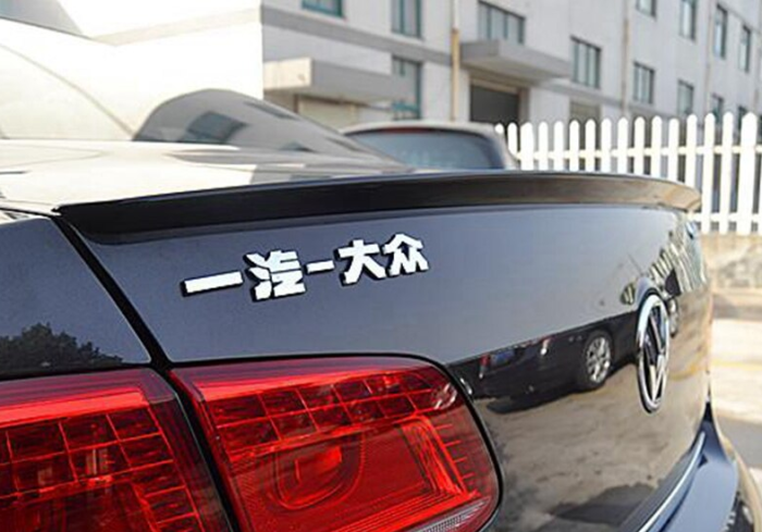 Спойлер на Volkswagen Passat B7 черный глянцевый ABS-пластик (европейка)