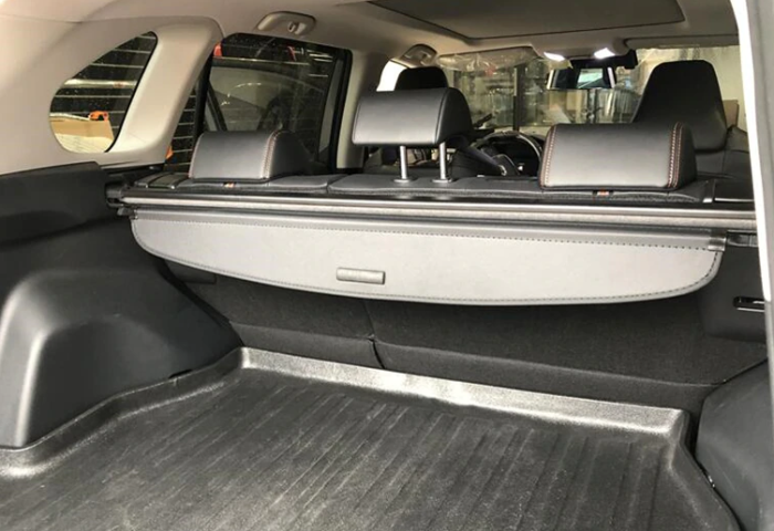 Задняя накладка (шторка, полка) багажника Toyota RAV 4 (2019 -...)