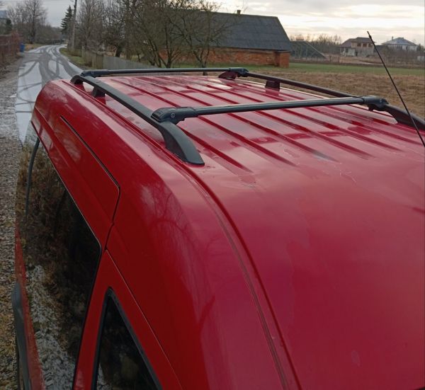 Черные рейлинги Стандартная база, пластиковые ножки для Ford Connect 2002-2006 гг