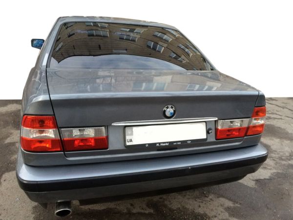 Хромированная накладка над номером (нержавейка) для BMW 5 серия E34 1988-1995 гг