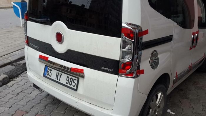 Хромированные накладки на задние фонари с изгибом (2 шт, пластик) для Fiat Fiorino/Qubo 2008-2024 гг