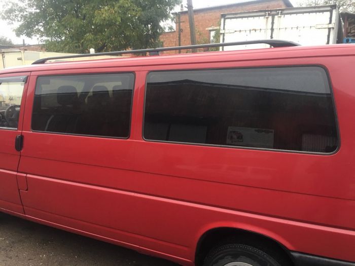 Черные рейлинги Короткая база, металлические ножки для Volkswagen T4 Caravelle/Multivan 1990-2003 гг
