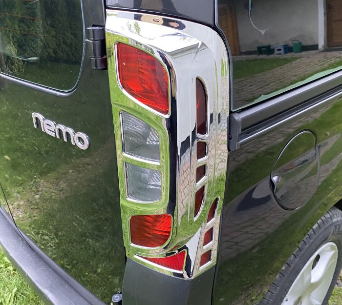Хромированные накладки на задние фонари с изгибом (2 шт, пластик) для Citroen Nemo 2007-2017 гг