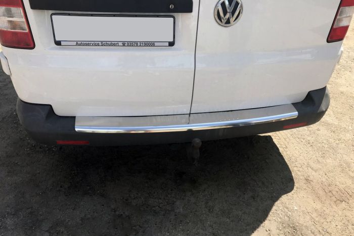 Накладка на задний бампер с загибом (Carmos V1, нержавеющая сталь) для Volkswagen T5 Multivan 2003-2010 гг