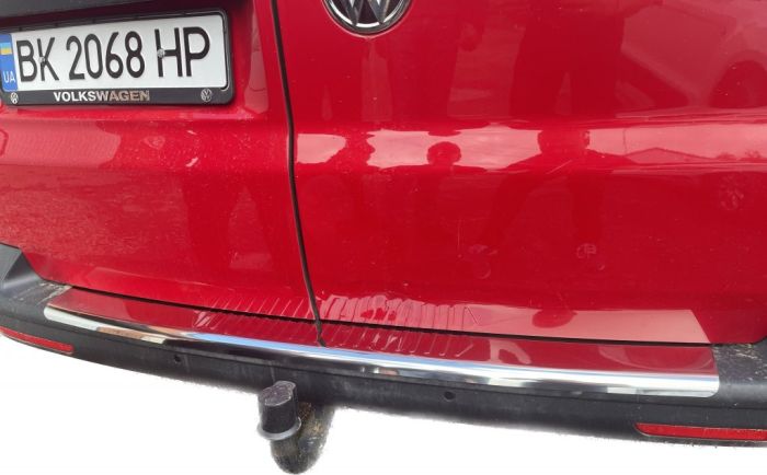 Накладка на задний бампер с загибом (Carmos V1, нержавеющая сталь) для Volkswagen T5 Caravelle 2004-2010 гг