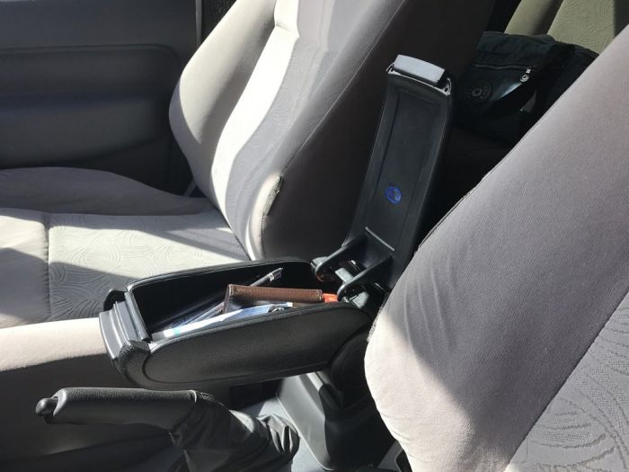 Подлокотник для Ford Connect 2006-2009 гг