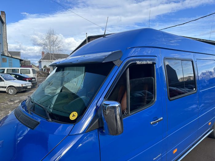 Козырек на лобовое стекло (черный глянец, 5мм) для Mercedes Sprinter W901/902/903/904/905 1995-2006 гг