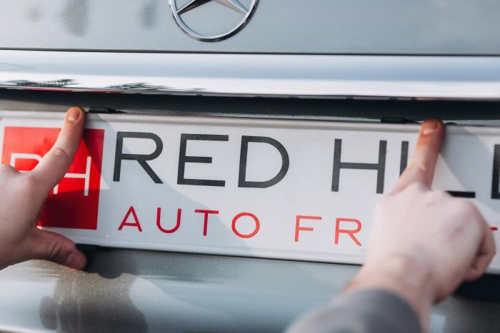 Автомобільні рамки-невидимки RedHill комплект на одне авто прозорі (24-054-IS)