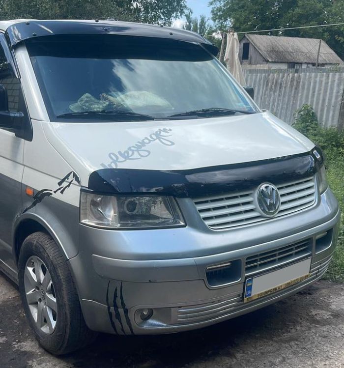 Козырек на лобовое стекло (черный глянец, 5мм) для Volkswagen T5 2010-2015 гг