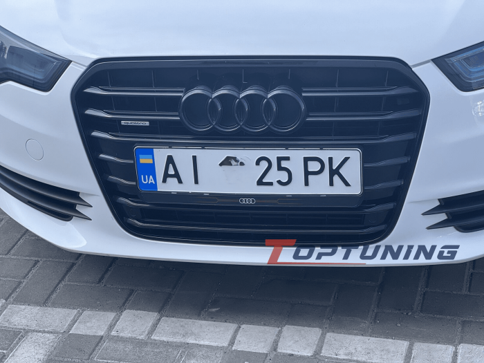 Решетка радиатора Audi A6 С7 стиль S6, черная глянцевая (11-14 г.в.)