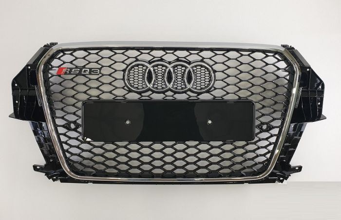 Решетка радиатора Audi Q3 RSQ3 черная + хром рамка (11-15 г.в.)