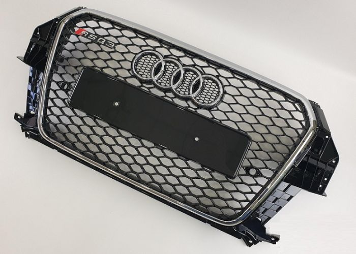 Решетка радиатора Audi Q3 RSQ3 черная + хром рамка (11-15 г.в.)