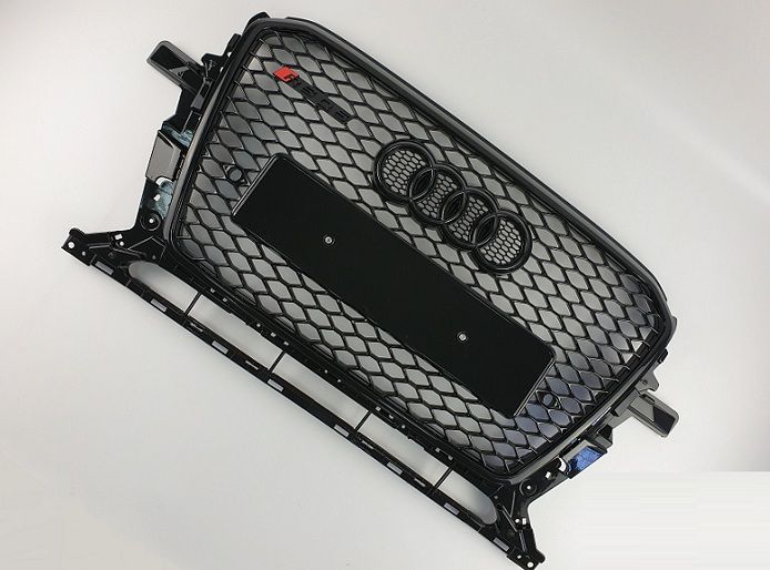 Решетка радиатора Ауди Q5 RSQ5, черная глянцевая (12-16 г.в.)