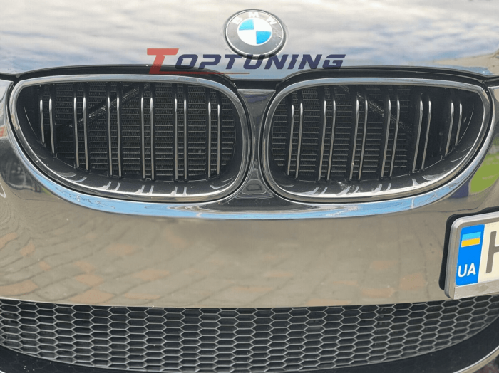 Решетка радиатора BMW E60 / E61 M5-LOOK черная глянцевая