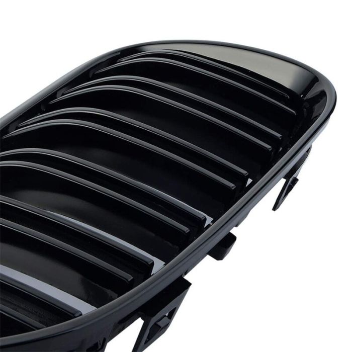 Решетка радиатора BMW E92 / E93 M3-LOOK черная глянцевая (10-13 г.в.)