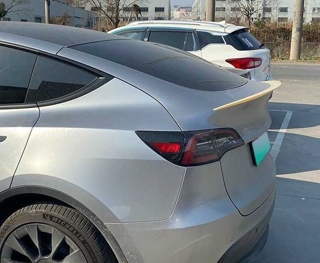 Спойлер багажника Tesla Model Y стиль S (2020-...)