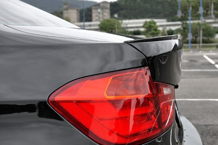 Спойлер BMW F30 стиль M3 черный глянцевый (ABS-пластик)