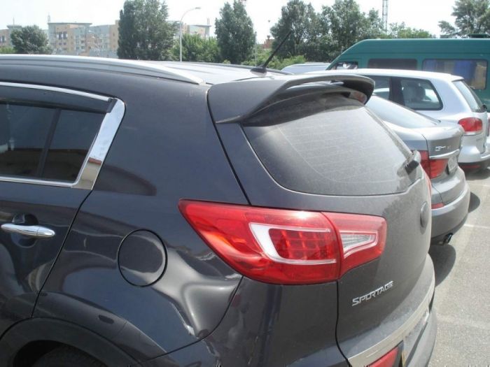 Спойлер козырек на Kia Sportage (10-15 г.в.)