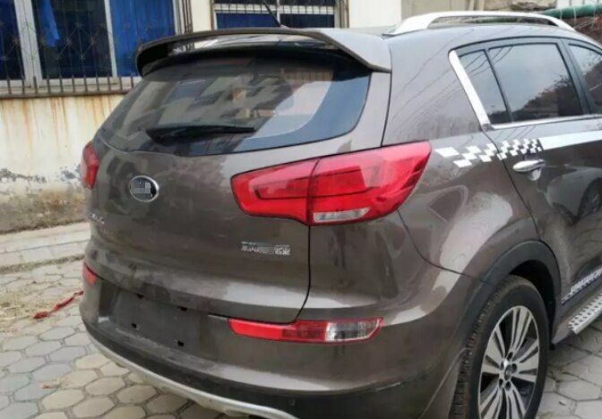 Спойлер козырек на Kia Sportage (10-15 г.в.)