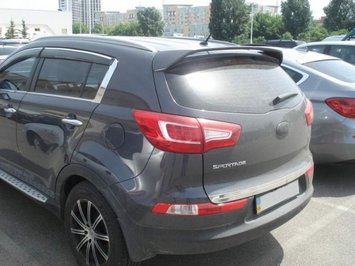 Спойлер козырек на Kia Sportage (10-15 г.в.)