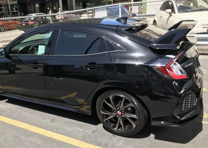 Спойлер на Honda Civic X Hatchback (2016-...)