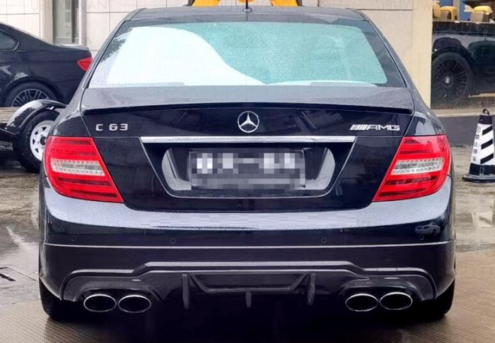 Спойлер на Mercedes C-class W204 черный глянец ABS-пластик