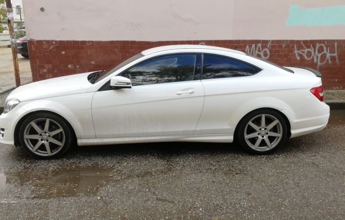 Спойлер на Mercedes C-class W204 черный глянец ABS-пластик
