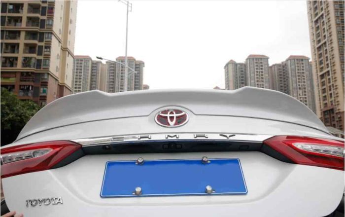 Спойлер на Toyota Camry V70 стиль TRD (ABS-пластик)